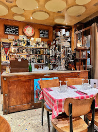 Atmosphère du Restaurant français Le Petit Baigneur à Paris - n°17