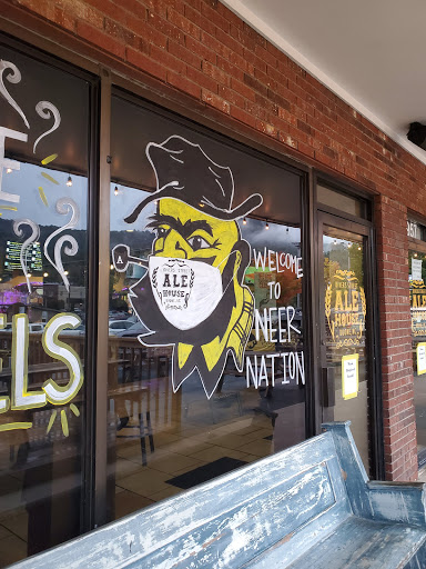 Bar & Grill «River Street Ale House», reviews and photos, 957 Rivers St, Boone, NC 28607, USA