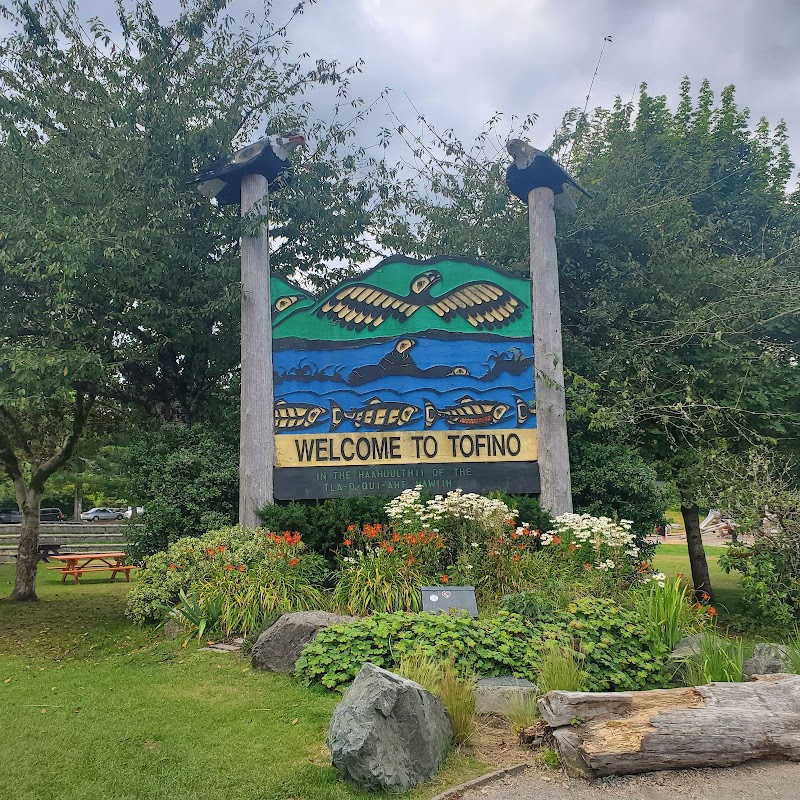 Welcome to Tofino sign