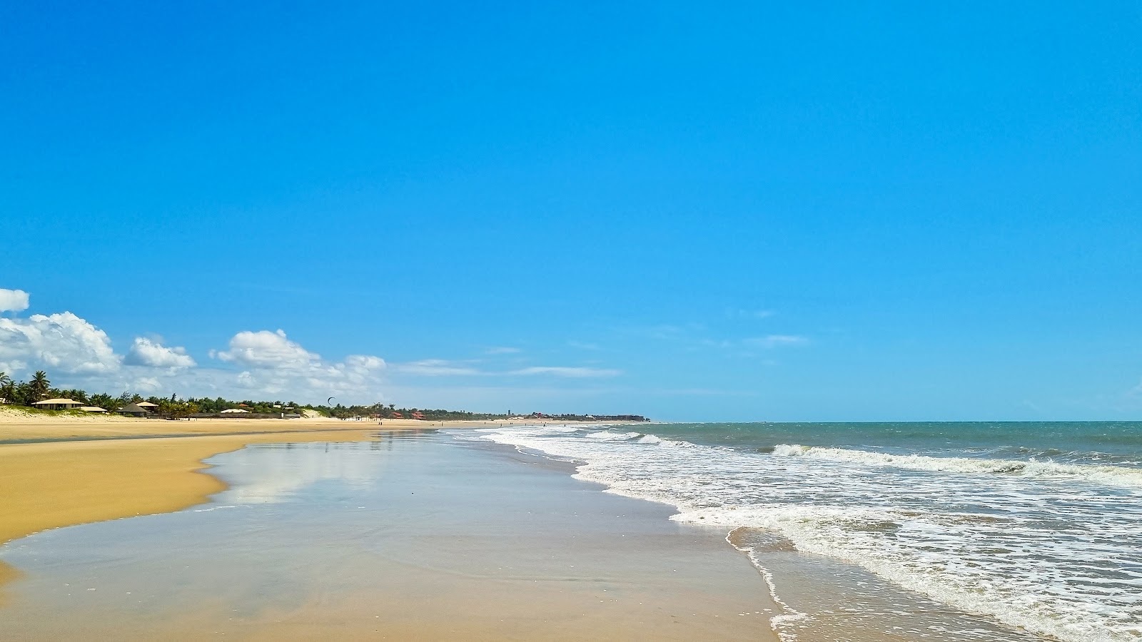 Praia de Guajiru'in fotoğrafı düz ve uzun ile birlikte