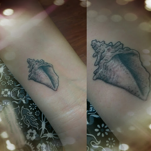 Tattoo Shop «Tattoo Voodoo», reviews and photos, 3617 Lincoln Hwy E, Thorndale, PA 19372, USA