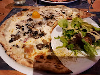 Plats et boissons du Pizzeria la mezzaluna à Ploubazlanec - n°18