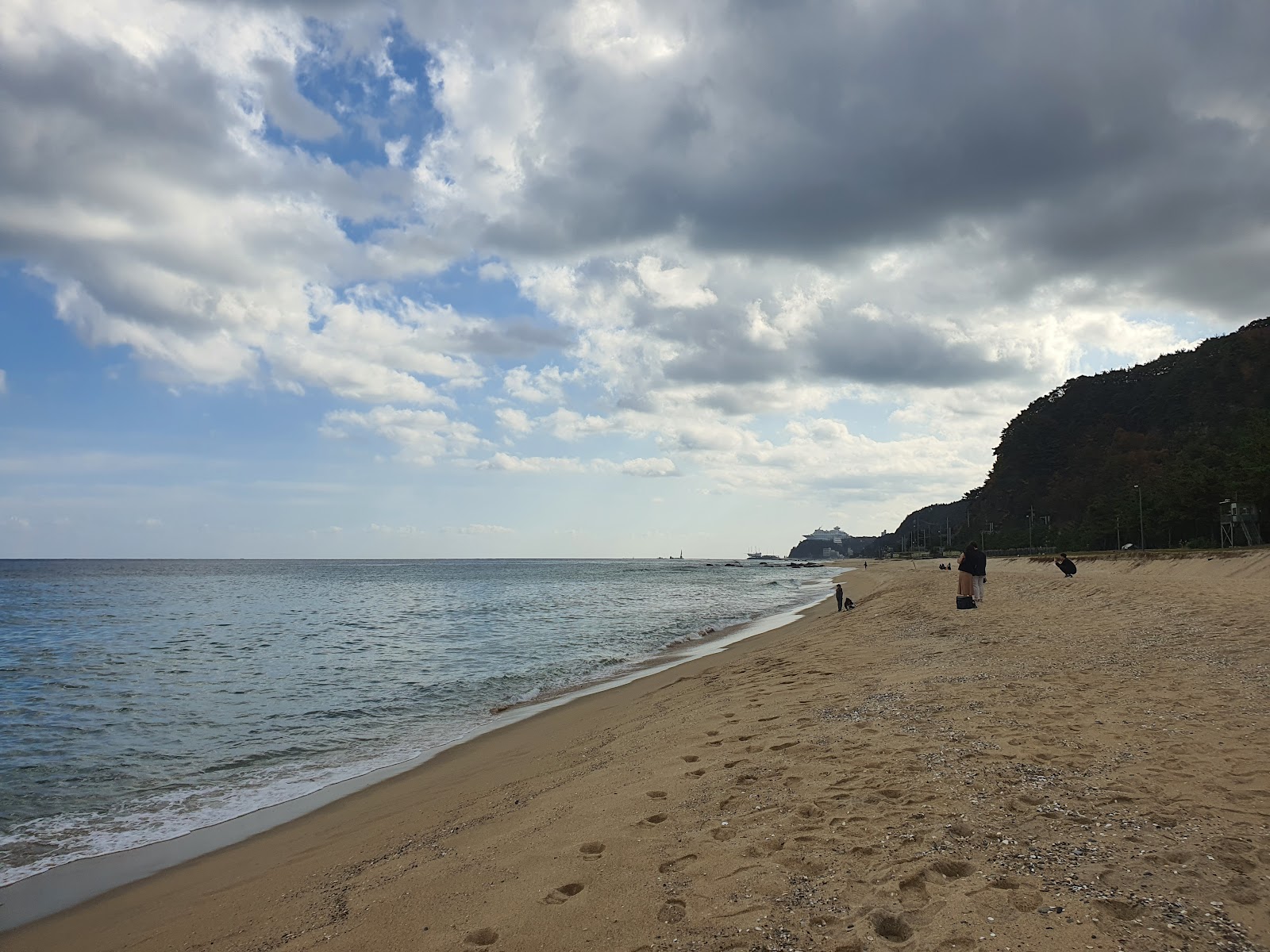 Deungmyeong Beach的照片 和解