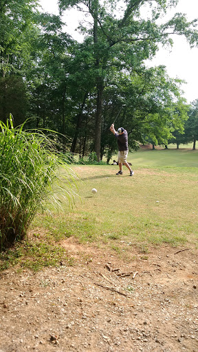 Golf Course «White Plains Golf Course», reviews and photos, 4000 N Plantation Dr, Cookeville, TN 38506, USA