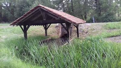 Lavoir public à Luxey