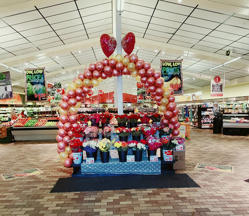 Grocery Store «Weis Markets», reviews and photos, 412 Day Hollow Rd, Endicott, NY 13760, USA