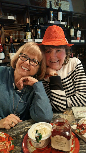 Wine Bar «Chateau La Vin», reviews and photos, 119 S Main St, Columbia, IL 62236, USA