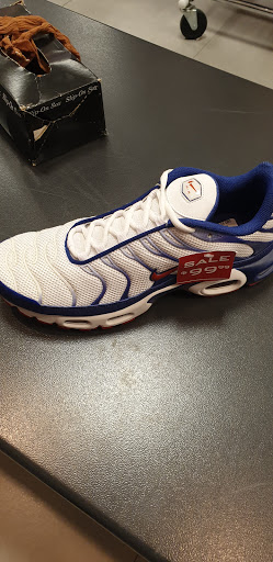 Shoe Store «Foot Locker», reviews and photos, 223 Reynolds Rd #79, Johnson City, NY 13790, USA