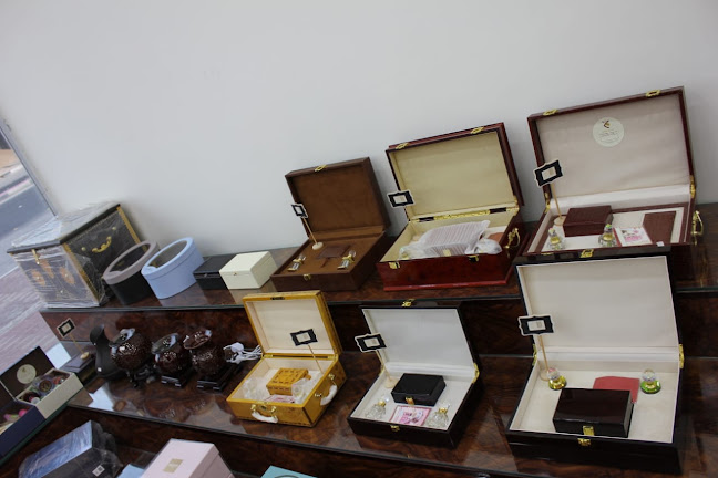 متجر العرفج للعطور - الهفوف‎