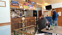 Atmosphère du Cafe De La Place à Tocane-Saint-Apre - n°2