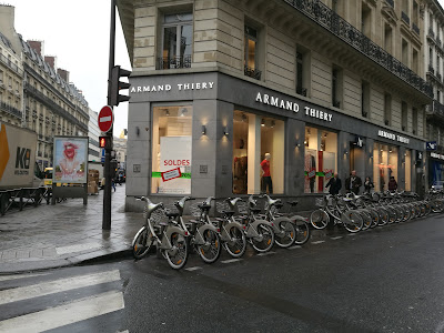 ARMAND THIERY FEMME à Paris