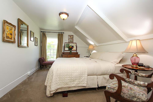 Olallieberry Inn image