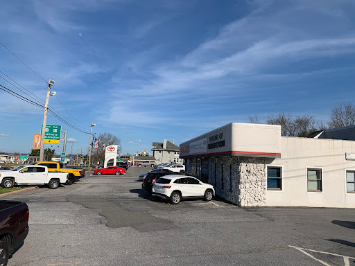 Used Car Dealer «DARCARS Used Car Center», reviews and photos, 1040 W Patrick St, Frederick, MD 21701, USA