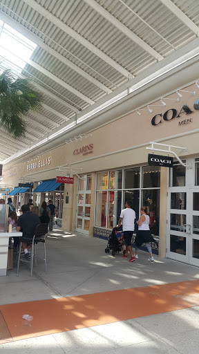 Shopping Mall «Orlando Vineland Premium Outlets», reviews and photos, 8200 Vineland Ave, Orlando, FL 32821, USA