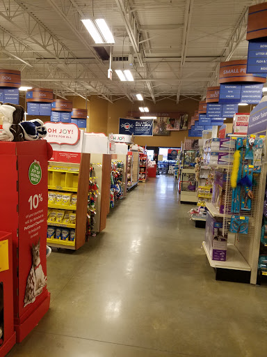 Pet Supply Store «PetSmart», reviews and photos, 6106 Shops Way, Northborough, MA 01532, USA