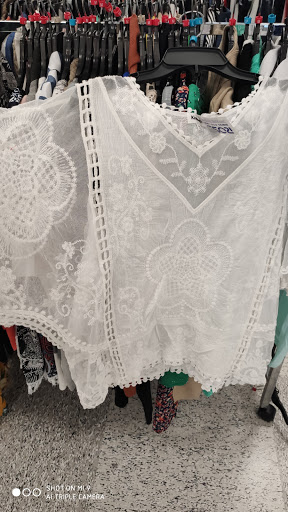 Clothing Store «Ross Dress for Less», reviews and photos, 1237 E Golf Rd, Schaumburg, IL 60173, USA