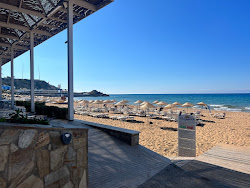 Acapulco Beach'in fotoğrafı dağlarla çevrili