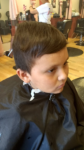 Beauty Salon «J J Dominican Beauty Salon», reviews and photos, 423 Eastern Blvd, Essex, MD 21221, USA