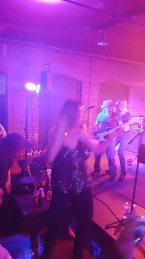 Night Club «The Waterfront Tavern 