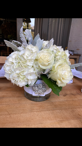 Florist «NORTH POINT Florist», reviews and photos, 8465 Holcomb Bridge Rd, Alpharetta, GA 30022, USA