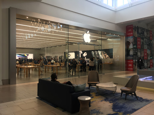 Apple Manhattan Village image