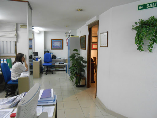 Información y opiniones sobre Asesoría Ofila de Huelva