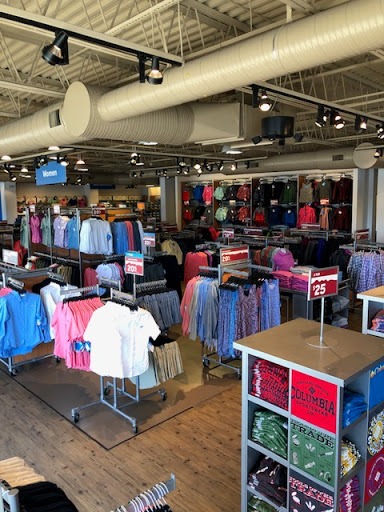 Sportswear Store «Columbia Sportswear Outlet Store at Prime Outlets Williamsburg», reviews and photos, 5711-37 Richmond Rd, Williamsburg, VA 23188, USA