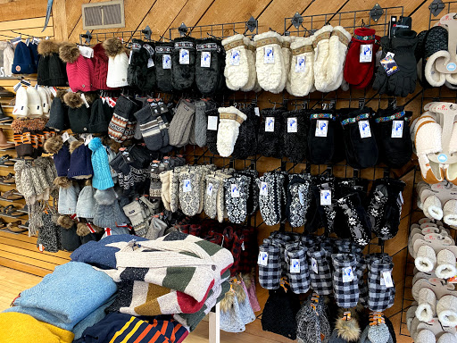 Shoe Store «Nokomis Shoe Shop», reviews and photos, 4950 S 34th Ave, Minneapolis, MN 55417, USA