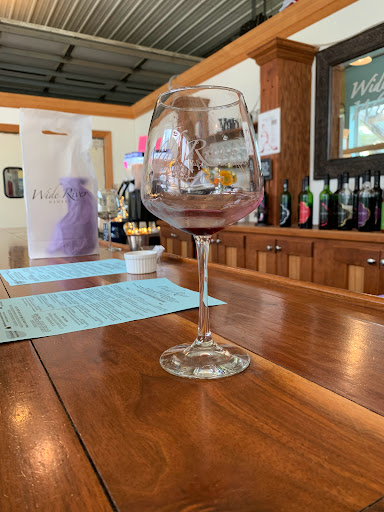 Winery «Wide River Winery», reviews and photos, 1776 E Deer Creek Rd, Clinton, IA 52732, USA