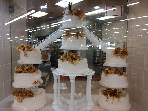 Shopping Mall «La Sierra Plaza Shopping Center», reviews and photos, La Sierra Ave, Riverside, CA 92505, USA