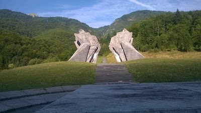 Photos of Tjenti&scaron;te spomenik