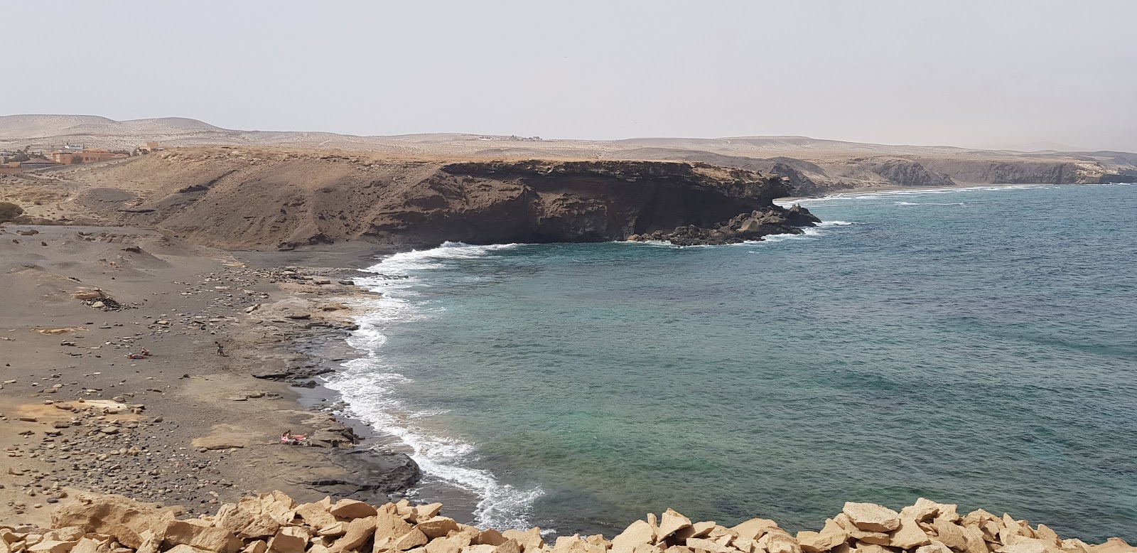 Foto di Playa de la Pared con baia piccola