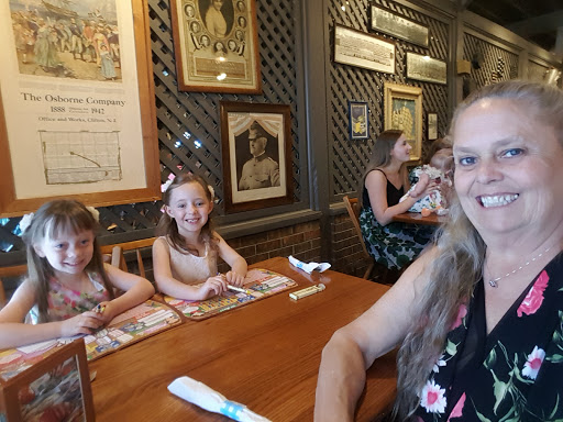 American Restaurant «Cracker Barrel Old Country Store», reviews and photos, 5035 Hinkleville Rd, Paducah, KY 42001, USA