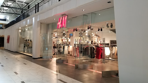 Shopping Mall «Easton Town Center», reviews and photos, 160 Easton Town Center, Columbus, OH 43219, USA