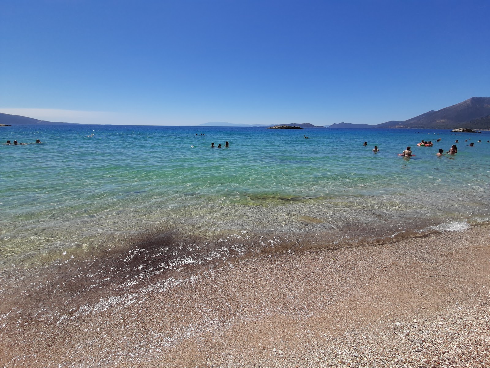 Agrilia beach'in fotoğrafı doğal alan içinde bulunmaktadır
