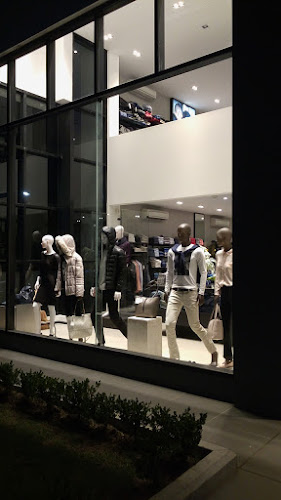 Opiniones de Calvin Klein en Maldonado - Tienda de ropa