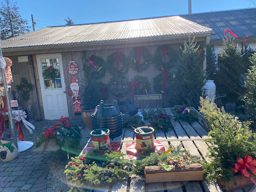 Landscaper «Reynolds Landscaping, Garden Shop & Garden Center», reviews and photos, 201 E Bay Ave, Manahawkin, NJ 08050, USA