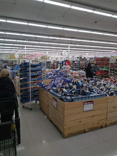 Grocery Store «Cash Saver Food Outlet», reviews and photos, 600 E Race Ave, Searcy, AR 72143, USA