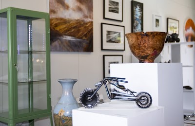 Photos of Eade Gallery