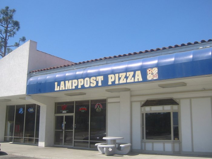 Lamppost Pizza 90505