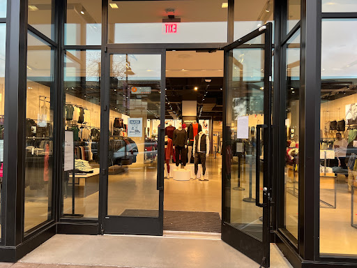 Sportswear Store «lululemon», reviews and photos, 1805 29th St #1122, Boulder, CO 80301, USA