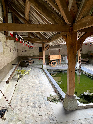 Lavoir Public à La Chapelle-Iger