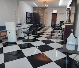 Salón de belleza Corona photo