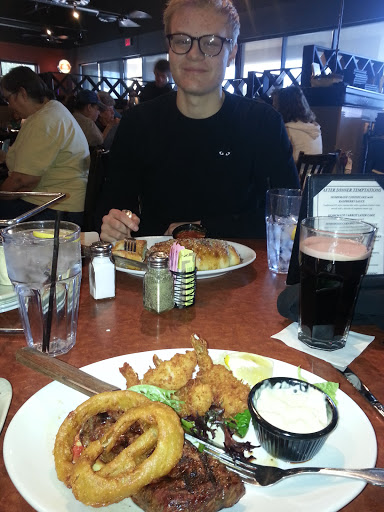 Restaurant «Red White and Brew», reviews and photos, 6740 E McDowell Rd #102, Mesa, AZ 85215, USA