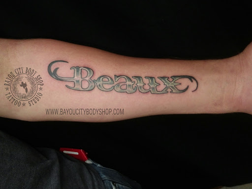 Tattoo Shop «Bayou City Body Shop Tattoo Studio», reviews and photos, 4025 Hwy 6 N #105b, Houston, TX 77084, USA
