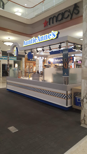 Shopping Mall «Monroeville Mall», reviews and photos, 200 Mall Cir Dr, Monroeville, PA 15146, USA