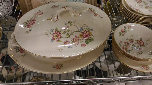 Thrift Store «Goodwill Store & Donation Center», reviews and photos, 543 North Ave, Glendale Heights, IL 60139, USA