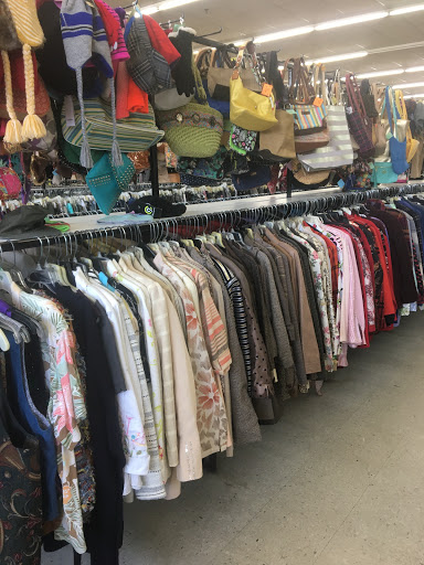 Thrift Store «Value World», reviews and photos, 11900 Detroit Ave, Lakewood, OH 44107, USA