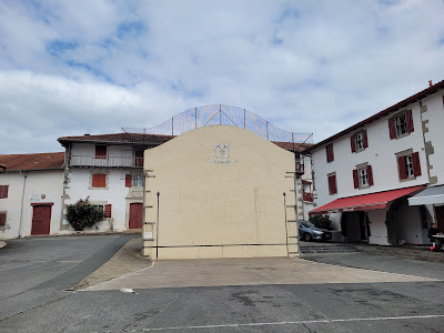 Fronton à Hélette/Heletako pilotalekua à Hélette