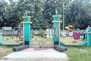 2 No Ward Children park image